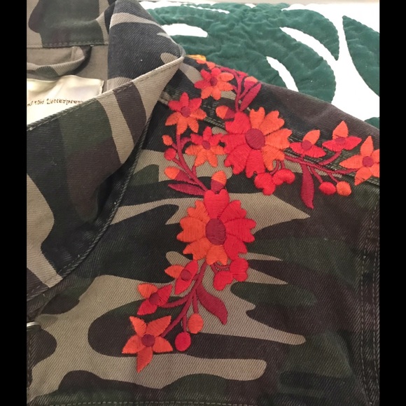 NWOT - Pilcro Embroidered Camo Jacket, XL - Picture 14 of 15